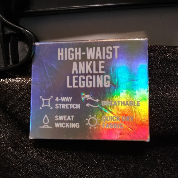 PINK - Picture 3 of 7